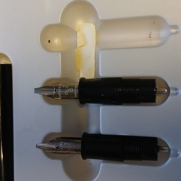 Used Sheaffer Calligraphy Pen Set - Picture 5 of 14